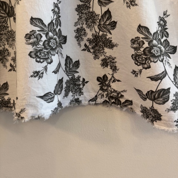 Linen Tank Top - Picture 3 of 5